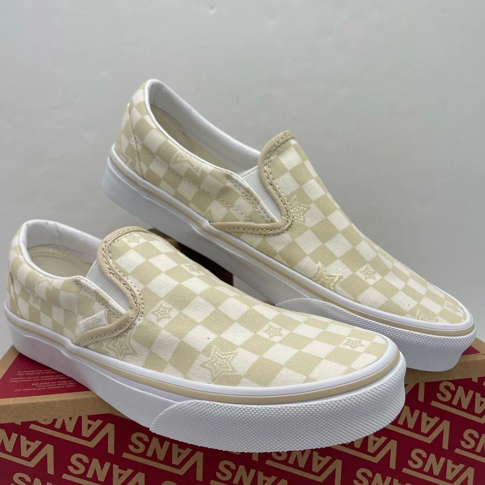 Vans WMNS Classic Slip-On
Checkerboard Stars Tan
VN000CT5JM9 Sneakers - Picture 4 of 16